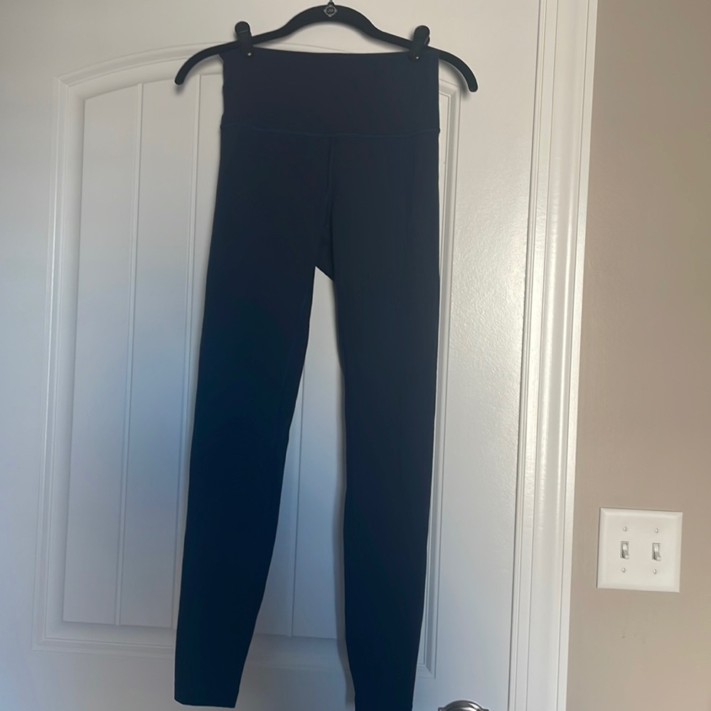 LIKE NEW navy lululemon compression leggings size 8